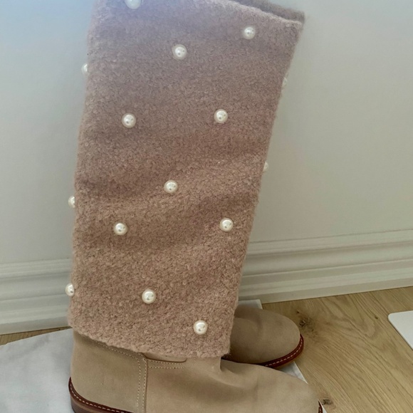 Felt Chanel boots size 10 - Picture 2 of 6